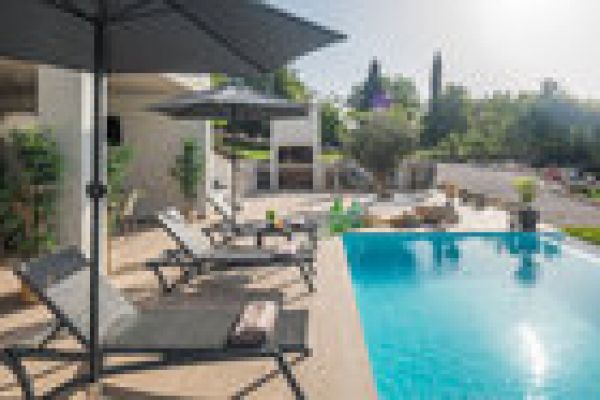 cic787_pool_03BEC7F66E-369B-DF26-24E5-F270BF7BF9C6.jpg